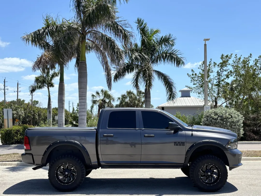 2018 Ram 1500 - 1C6RR6KG2JS297019 - Image #5